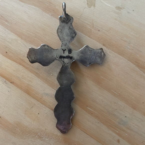 Sterling silver cross pendant - Picture 2 of 4
